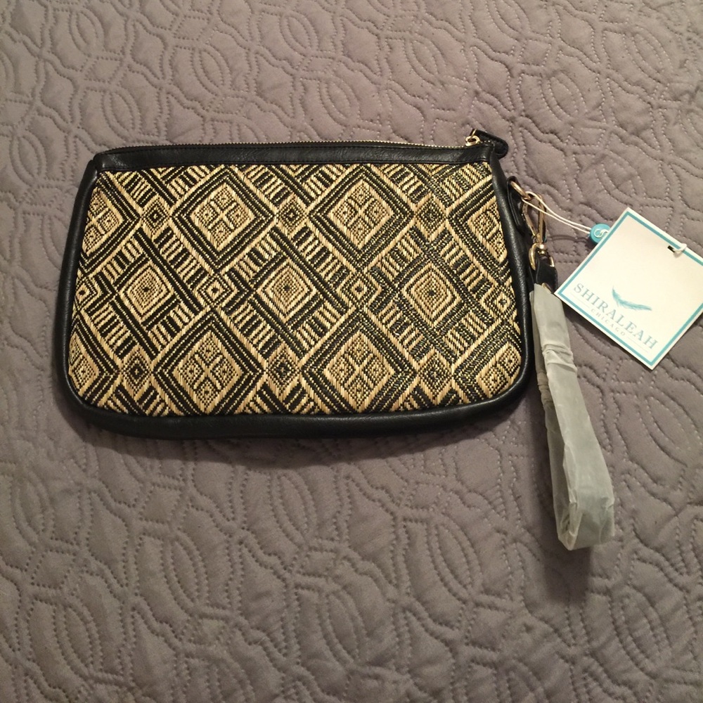 Large wristlet